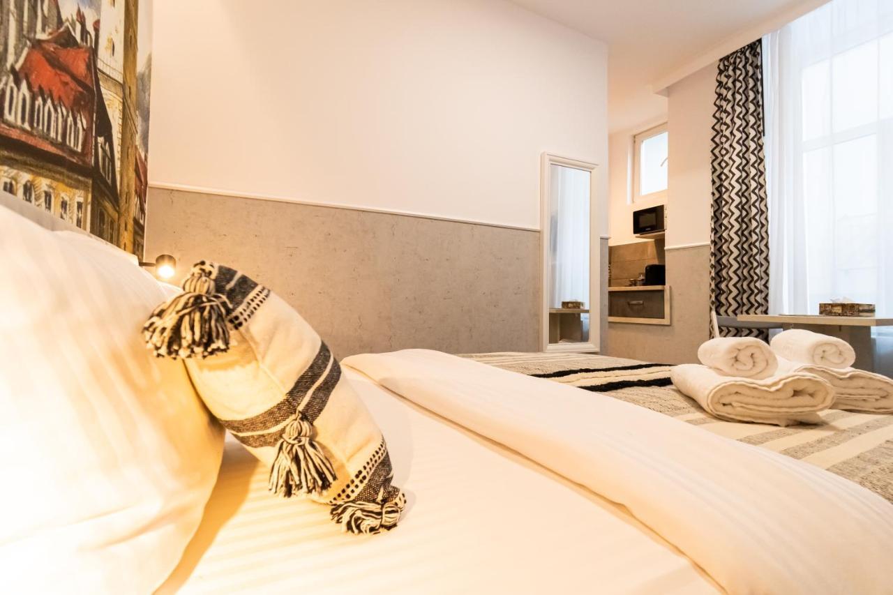 Okbrasov - Apartment & Studio In The Heart Of Old Town, Moments Away From The Black Church Exterior foto