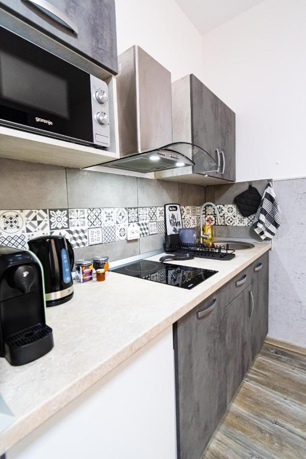 Okbrasov - Apartment & Studio In The Heart Of Old Town, Moments Away From The Black Church Exterior foto