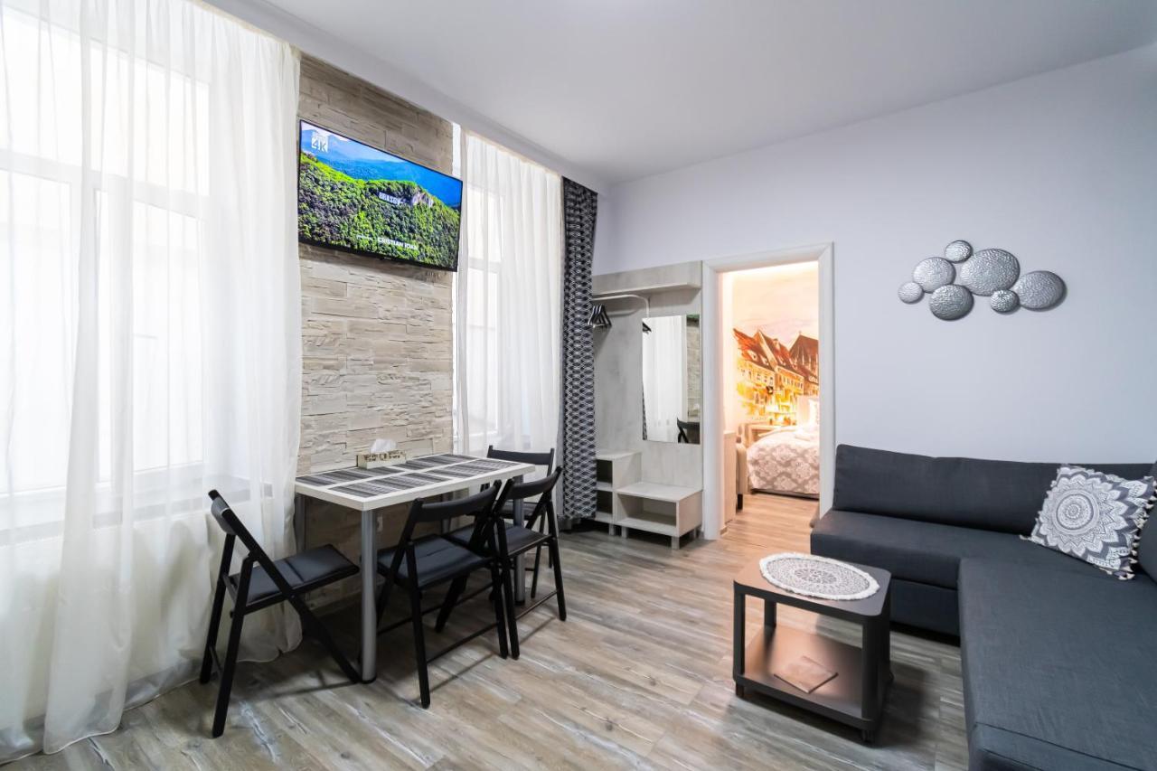 Okbrasov - Apartment & Studio In The Heart Of Old Town, Moments Away From The Black Church Exterior foto